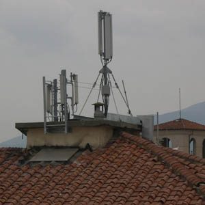 La norma sull’eliminazione della documentazione sul rispetto dei  limiti di emissione Telco viola la Costituzione